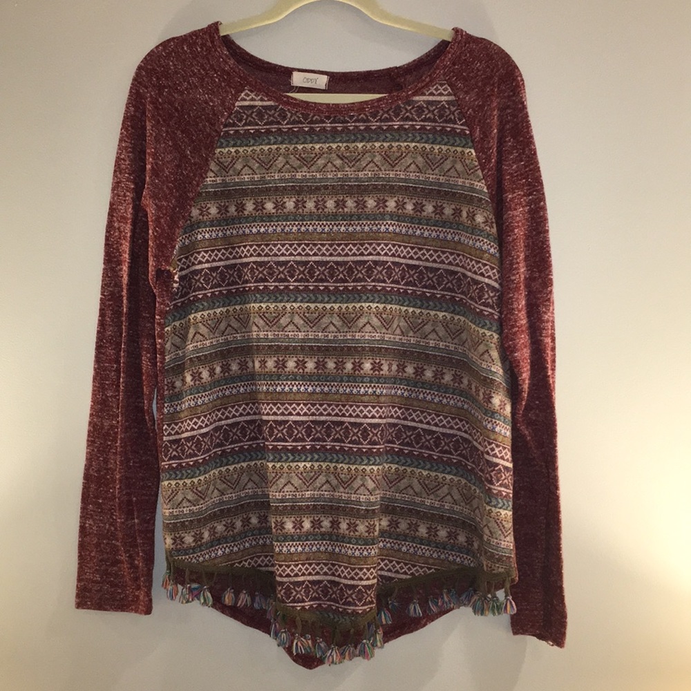 Patterned Shirt with Tassel Bottem